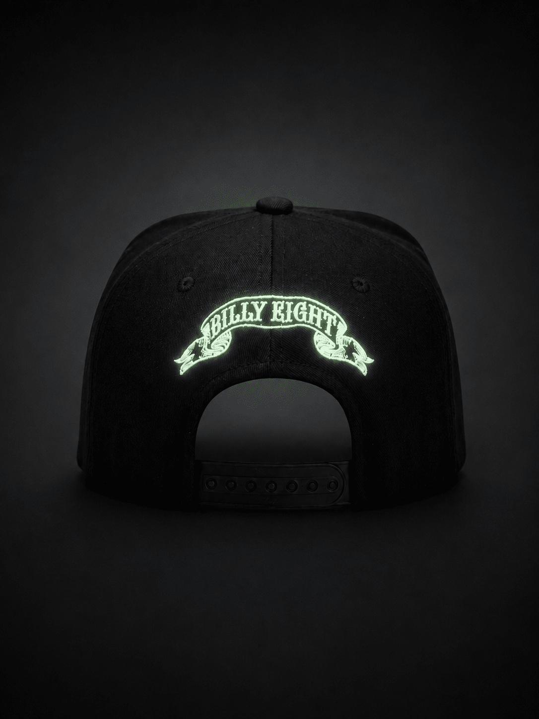 Casquette Moto Snapback Wheel Noire – Billy Eight 7 Broderie phosphorescente casquette Billy Eight dans le noir